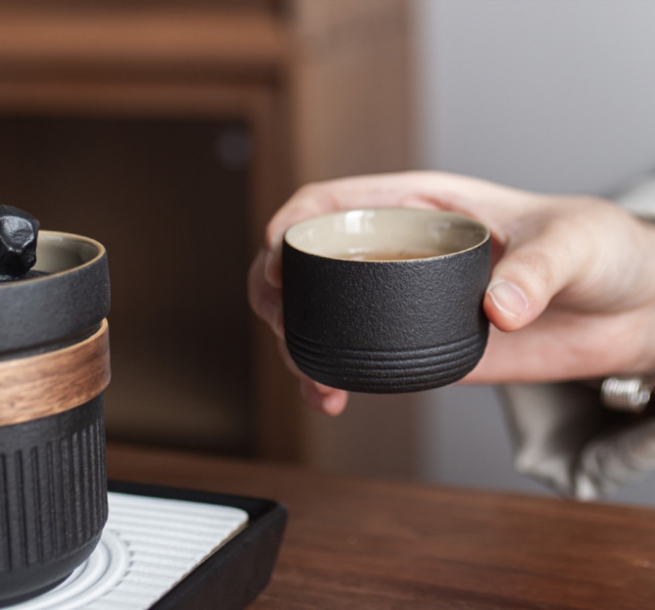 teaset-b2.jpg